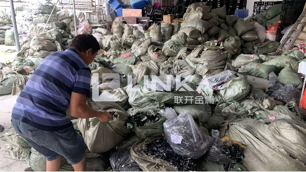 东莞麻豆国产精品男男正负极回收案例—19年11月6日东莞91麻豆产精品久久久久久回收现场