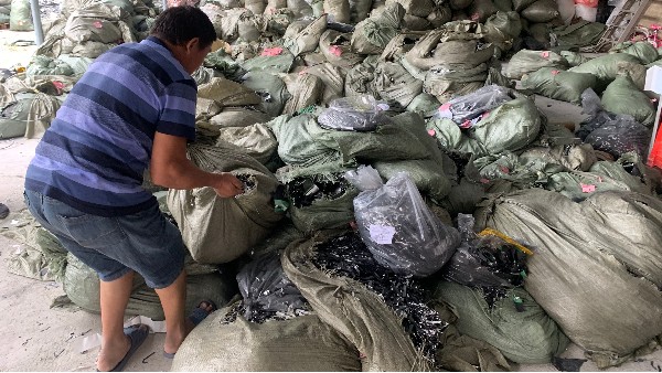 东莞91麻豆产精品久久久久久金属对废旧电池回收市场的前景预测及布局(一)