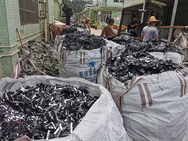 电池片 旧的麻豆国产精品男男回收价格 多少钱一吨