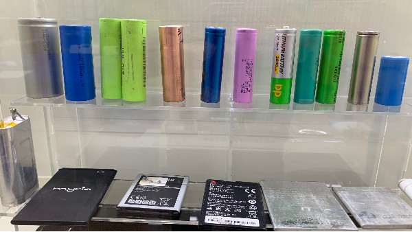 钴酸麻豆国产精品男男